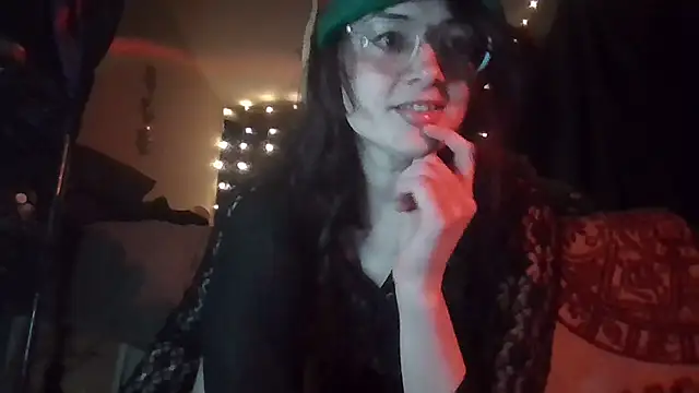 Snapshot of EyaDivine1 chatting on December 19, 2024, 4:23 am EyaDivine1 online show from December 19, 2024, 4:23 am