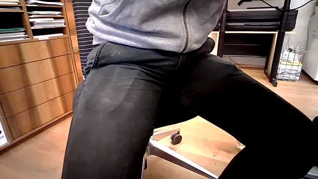 Snapshot of 10_1992 chatting on December 9, 2024, 10:54 am 10 1992 online show from December 9, 2024, 10:54 am