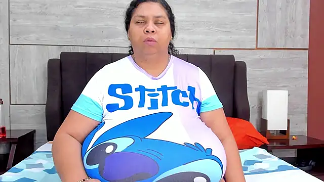 Snapshot of Lynn_Jones chatting on March 14, 2025, 5:05 am Lynn Jones online show from March 14, 2025, 5:05 am