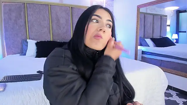 PaulinaDuarte online show from February 21, 2026, 11:33 am