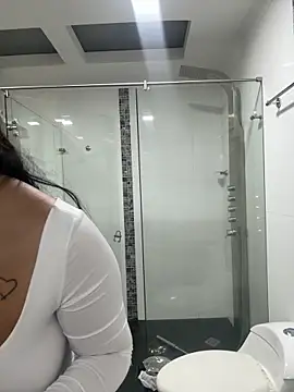 PaulinaDuarte online show from March 5, 2026, 12:23 pm