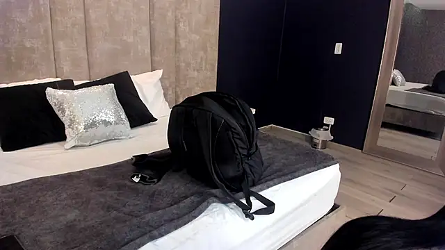 PaulinaDuarte online show from March 13, 2026, 11:17 am