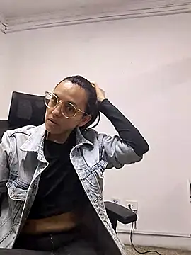 Snapshot of dalilla_macherano chatting on March 12, 2025, 8:31 pm dalilla macherano online show from March 12, 2025, 8:31 pm