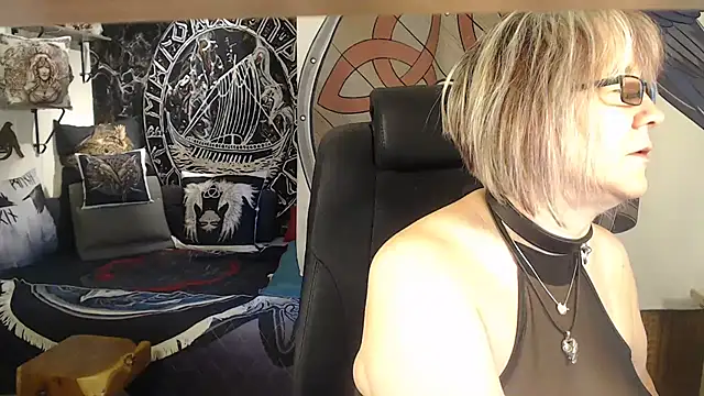 Snapshot of TittenMichelle chatting on July 12, 2026, 3:52 am TittenMichelle online show from July 12, 2026, 3:52 am