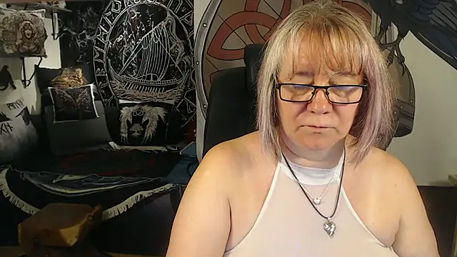 Snapshot of TittenMichelle chatting on July 24, 2026, 6:28 pm TittenMichelle online show from July 24, 2026, 6:28 pm