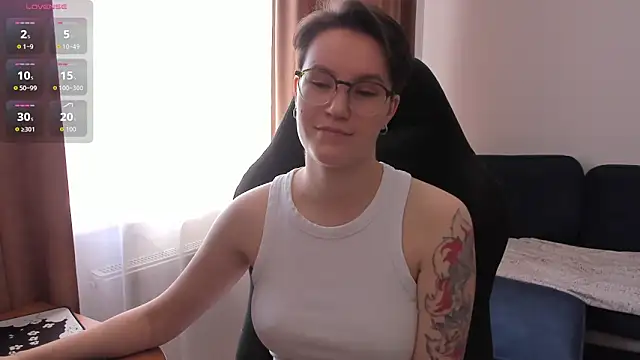 JessieFlower online show from May 6, 2026, 7:46 am