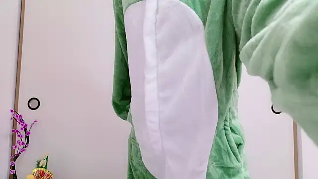 Snapshot of HONO_cha chatting on January 4, 2025, 11:11 am HONO cha online show from January 4, 2025, 11:11 am