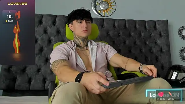 Snapshot of Jeins_carter chatting on February 15, 2025, 1:38 pm Jeins carter online show from February 15, 2025, 1:38 pm