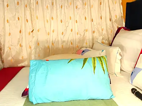 Snapshot of ChloeTyler23 chatting on March 7, 2025, 5:18 am ChloeTyler23 online show from March 7, 2025, 5:18 am