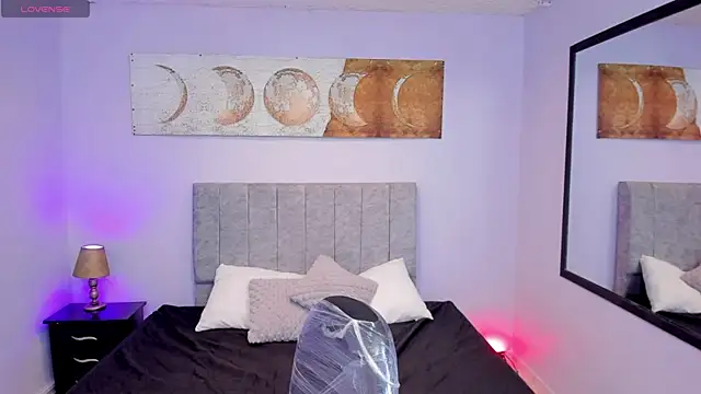 Lana stone  online show from March 4, 2025, 3:33 am