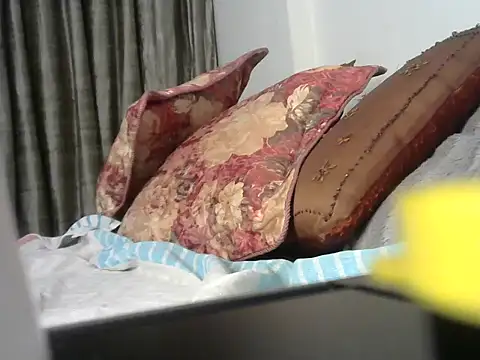 Snapshot of Thobi2020 chatting on March 12, 2025, 11:31 am Thobi2020 online show from March 12, 2025, 11:31 am