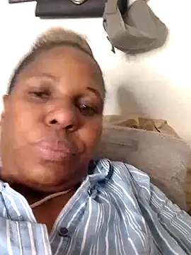 Snapshot of Thobi2020 chatting on September 22, 2025, 5:20 am Thobi2020 online show from September 22, 2025, 5:20 am