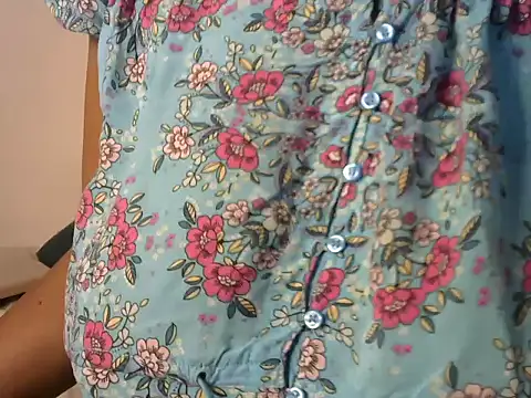 Snapshot of Thobi2020 chatting on December 18, 2025, 11:27 am Thobi2020 online show from December 18, 2025, 11:27 am