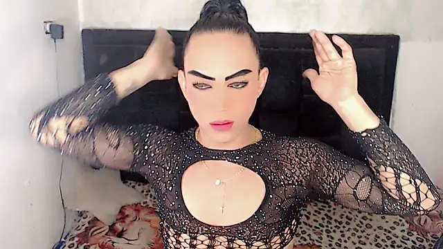 Michell Queen online show from April 22, 2026, 9:05 pm