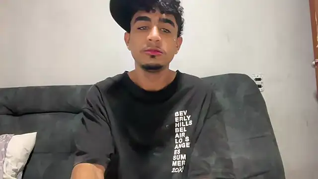 dominic brandd23 online show from December 17, 2025, 1:11 am