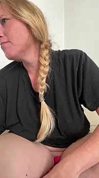 MoniqueLaFee online show from July 20, 2026, 12:07 pm