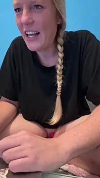 MoniqueLaFee online show from July 23, 2026, 7:28 am