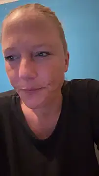 MoniqueLaFee online show from August 5, 2026, 3:20 am