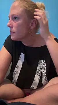 MoniqueLaFee online show from August 9, 2026, 3:44 am