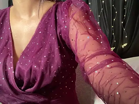 Sexy trisha  7 online show from May 1, 2026, 7:07 pm
