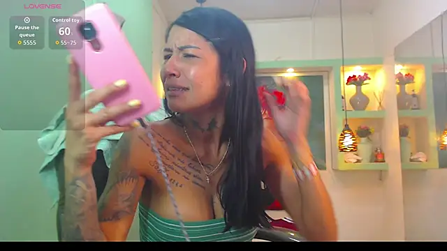 Snapshot of lorenapinto chatting on June 15, 2026, 12:24 am lorenapinto online show from June 15, 2026, 12:24 am