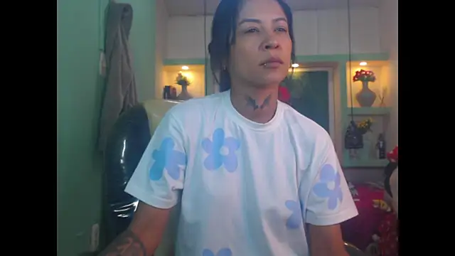Snapshot of lorenapinto chatting on July 31, 2026, 1:27 am lorenapinto online show from July 31, 2026, 1:27 am