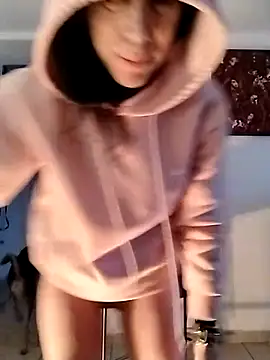 Snapshot of freyamoret chatting on January 25, 2025, 6:34 am freyamoret online show from January 25, 2025, 6:34 am