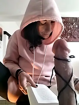 Snapshot of freyamoret chatting on February 28, 2025, 2:31 pm freyamoret online show from February 28, 2025, 2:31 pm