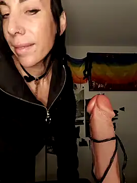 Snapshot of freyamoret chatting on October 11, 2025, 3:39 am freyamoret online show from October 11, 2025, 3:39 am