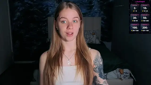 Snapshot of candy_maggie chatting on May 26, 2026, 5:53 pm candy maggie online show from May 26, 2026, 5:53 pm