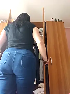 Snapshot of KristenVega chatting on September 12, 2025, 10:37 am KristenVega online show from September 12, 2025, 10:37 am