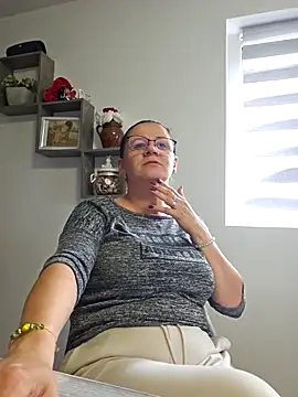 Snapshot of KristenVega chatting on September 26, 2025, 12:09 pm KristenVega online show from September 26, 2025, 12:09 pm