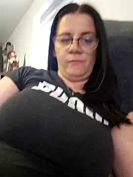 Snapshot of KristenVega chatting on October 26, 2025, 1:06 pm KristenVega online show from October 26, 2025, 1:06 pm