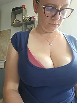 Snapshot of KristenVega chatting on May 29, 2026, 11:30 am KristenVega online show from May 29, 2026, 11:30 am