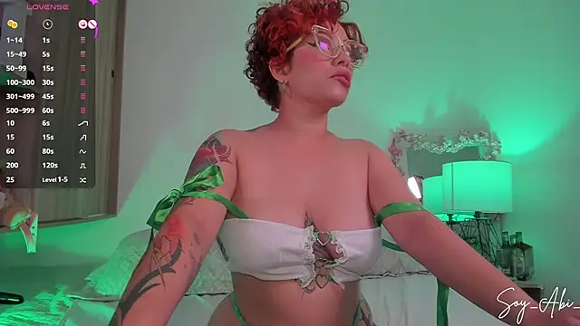 Snapshot of soy_abi_ chatting on March 17, 2025, 10:49 pm soy abi online show from March 17, 2025, 10:49 pm