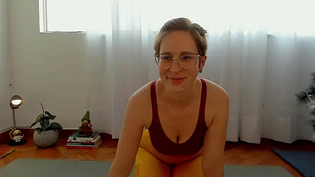 Snapshot of cuddlingbunny chatting on December 9, 2024, 8:44 pm cuddlingbunny online show from December 9, 2024, 8:44 pm