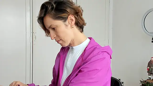 Snapshot of cuddlingbunny chatting on November 29, 2025, 3:26 pm cuddlingbunny online show from November 29, 2025, 3:26 pm