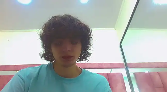 Snapshot of Sr_BonnyEthan chatting on January 31, 2025, 1:34 pm Sr BonnyEthan online show from January 31, 2025, 1:34 pm