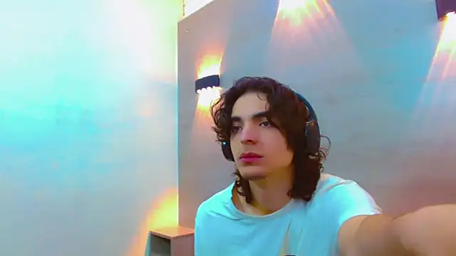 Snapshot of Sr_BonnyEthan chatting on November 14, 2025, 1:54 pm Sr BonnyEthan online show from November 14, 2025, 1:54 pm