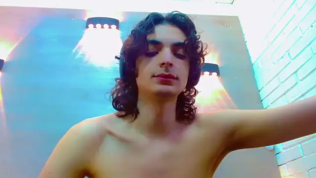 Snapshot of Sr_BonnyEthan chatting on November 21, 2025, 1:54 pm Sr BonnyEthan online show from November 21, 2025, 1:54 pm