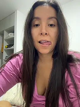 Snapshot of emely_sexx20 chatting on June 10, 2026, 2:56 am emely sexx20 online show from June 10, 2026, 2:56 am