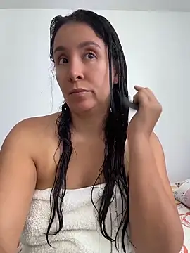 Snapshot of emely_sexx20 chatting on June 16, 2026, 4:20 pm emely sexx20 online show from June 16, 2026, 4:20 pm