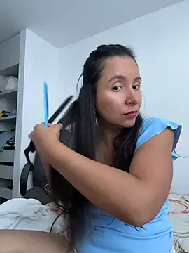 emely sexx20 online show from June 17, 2026, 10:43 pm