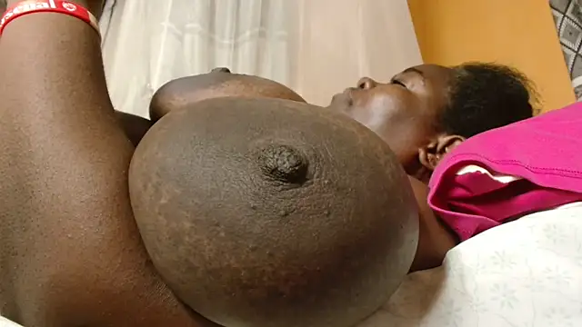 Snapshot of titi_fiesta chatting on November 29, 2025, 4:43 pm titi fiesta online show from November 29, 2025, 4:43 pm