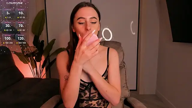 Snapshot of helen_ramsay chatting on February 23, 2025, 5:50 pm helen ramsay online show from February 23, 2025, 5:50 pm