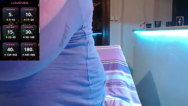 JennaDeluxe online show from May 1, 2026, 6:12 pm