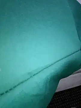 Snapshot of Mayah19 chatting on October 3, 2025, 4:15 pm Mayah19 online show from October 3, 2025, 4:15 pm