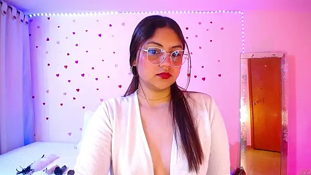 ashlei  online show from September 30, 2025, 8:41 am