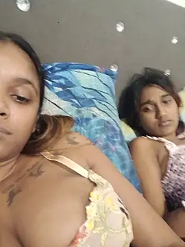 Snapshot of Indianqueen03 chatting on July 10, 2026, 11:18 pm Indianqueen03 online show from July 10, 2026, 11:18 pm