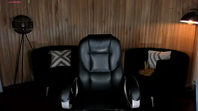 AlessaRomero online show from July 24, 2026, 8:07 pm
